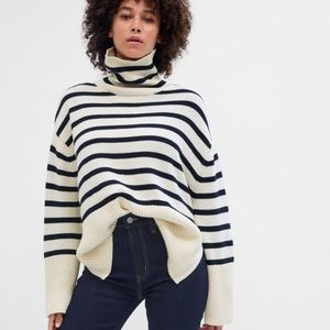 Gap Navy 24/7 Split-Hem Turtleneck Sweater